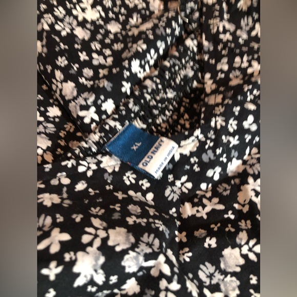 Old navy Peplum-like Tank Top - Picture 3 of 4